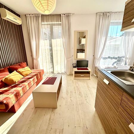 Menada Rainbow Apartments ซันนีบีช ภายนอก รูปภาพ