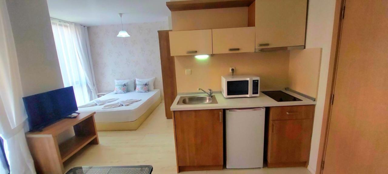 Menada Rainbow Apartments ซันนีบีช ภายนอก รูปภาพ
