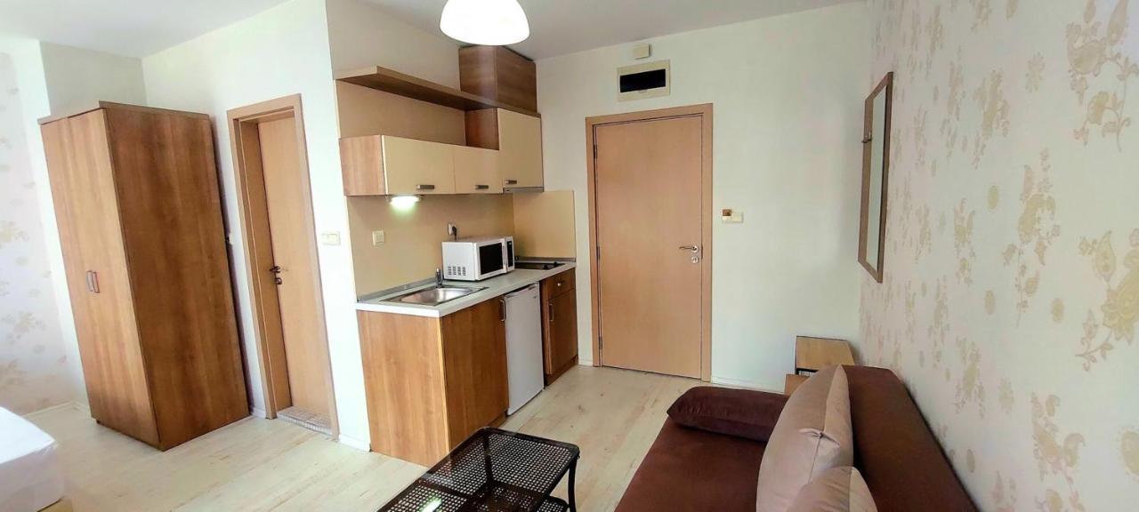 Menada Rainbow Apartments ซันนีบีช ภายนอก รูปภาพ
