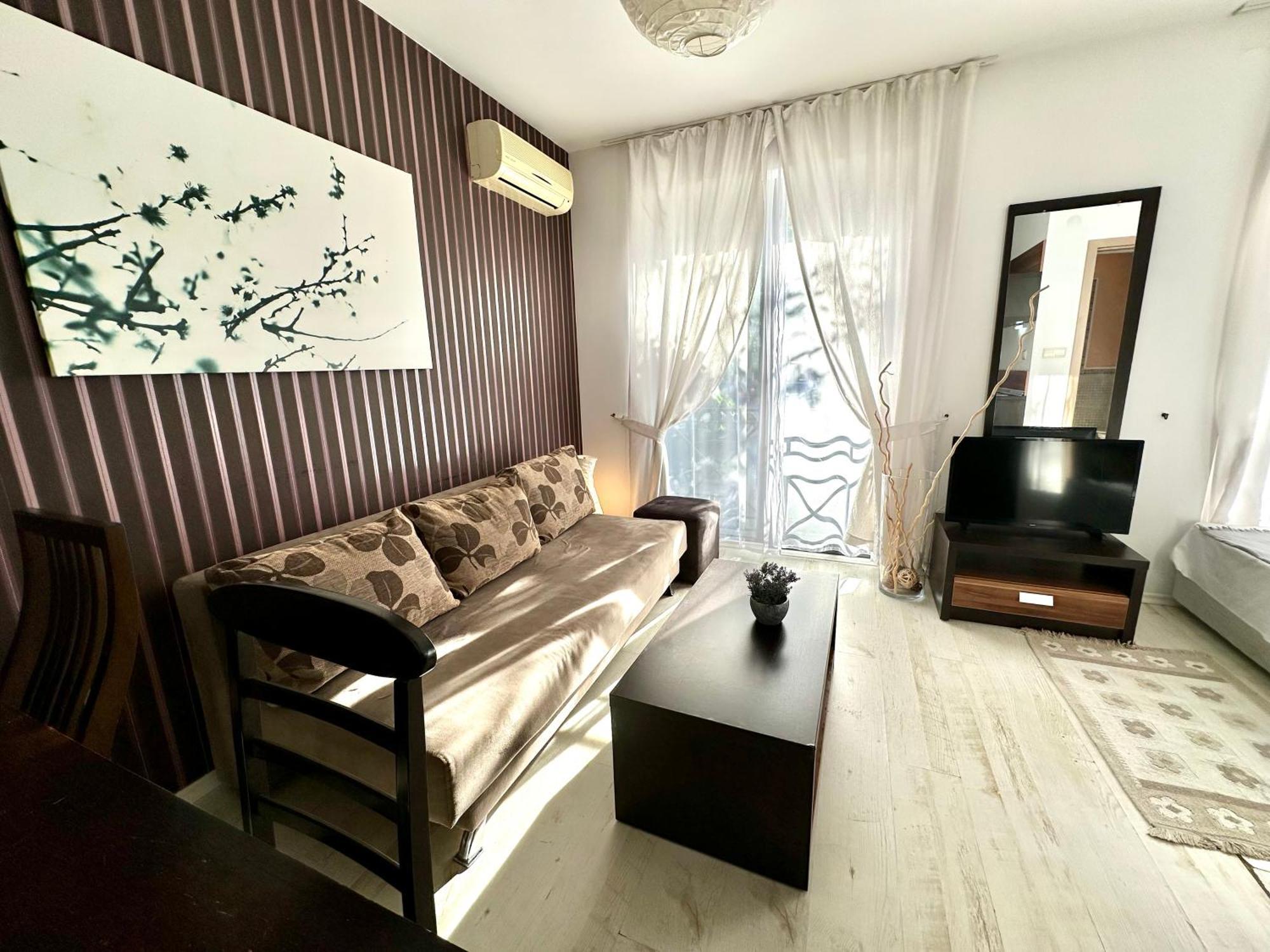 Menada Rainbow Apartments ซันนีบีช ภายนอก รูปภาพ