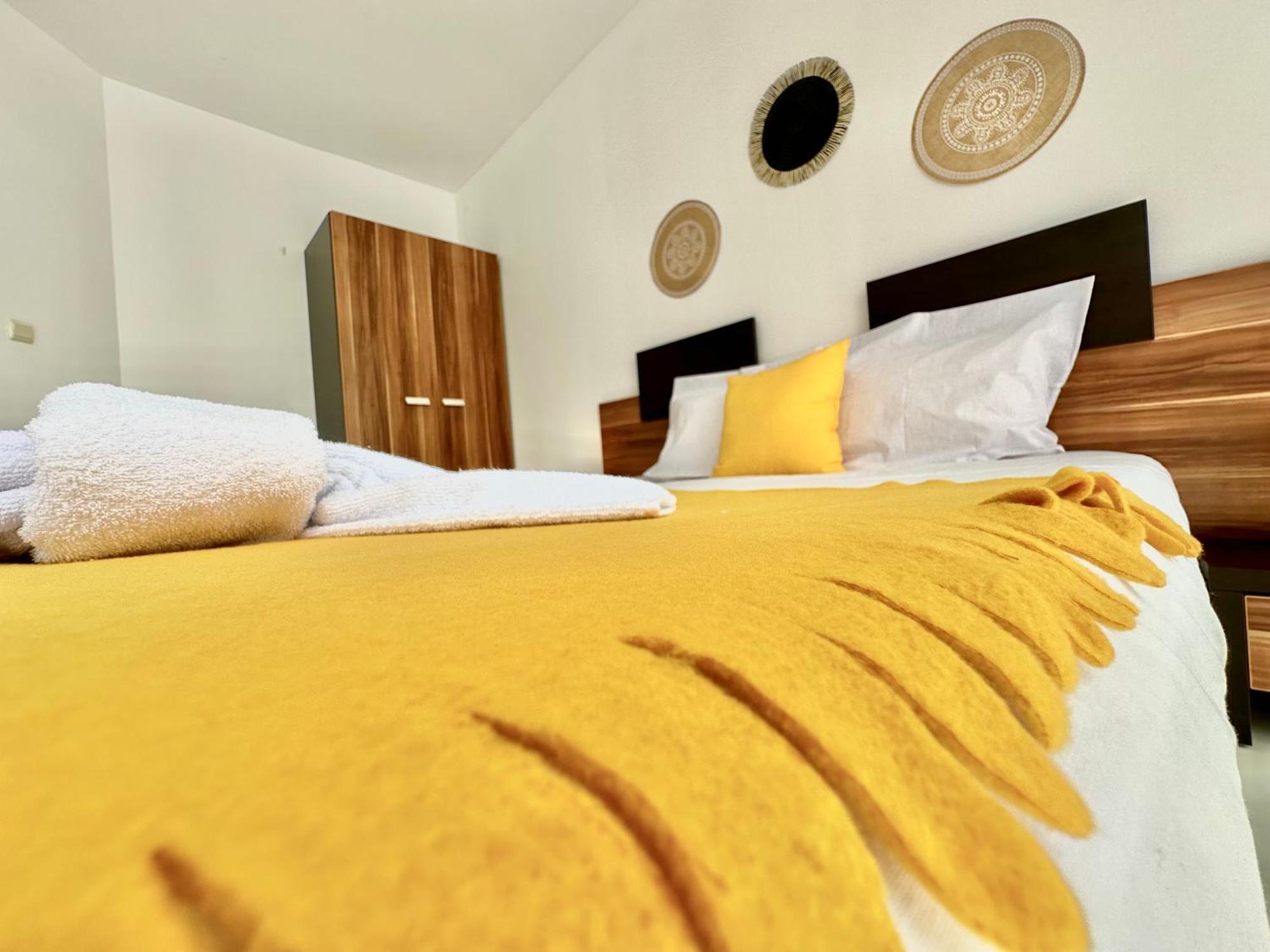 Menada Rainbow Apartments ซันนีบีช ภายนอก รูปภาพ
